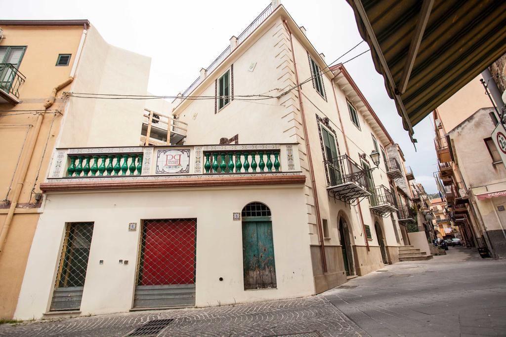 Palazzo Pagliaro Hotel Santo Stefano di Camastra Bagian luar foto