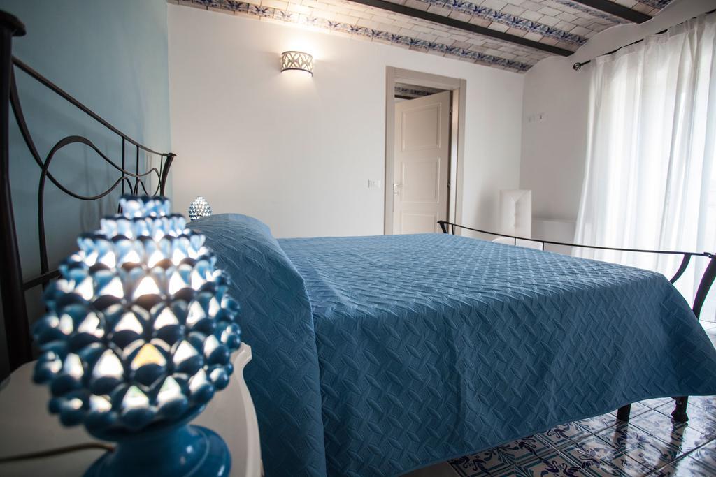 Palazzo Pagliaro Hotel Santo Stefano di Camastra Bagian luar foto