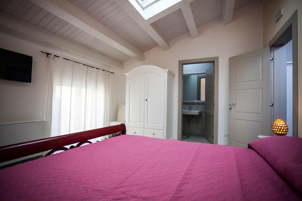Palazzo Pagliaro Hotel Santo Stefano di Camastra Bagian luar foto